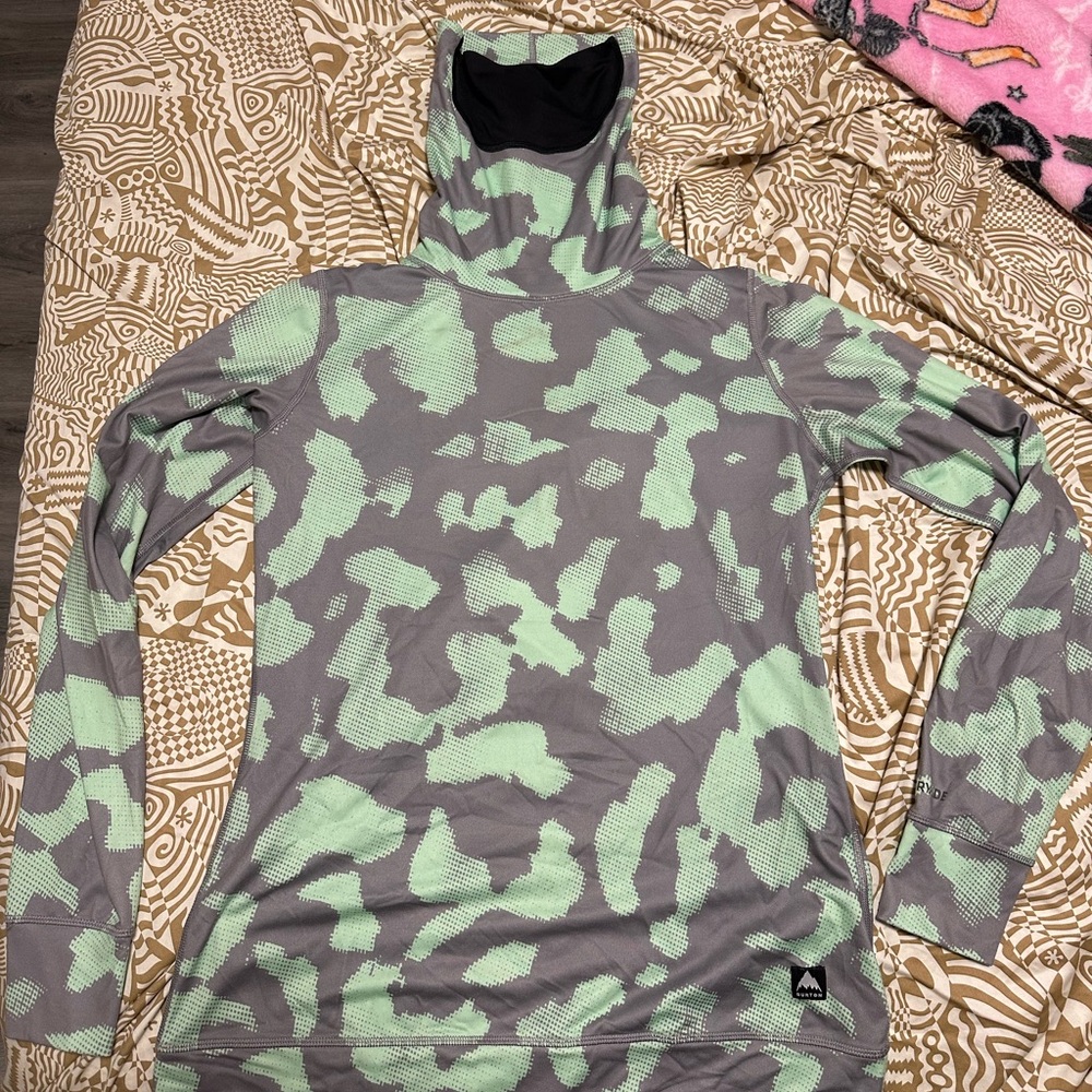 Burton women’s baselayer shirt